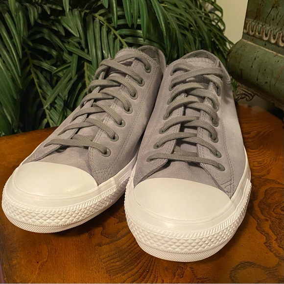 Converse Chuck Taylor Leather Sneakers - Picture 2 of 8